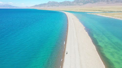 在海面奔跑