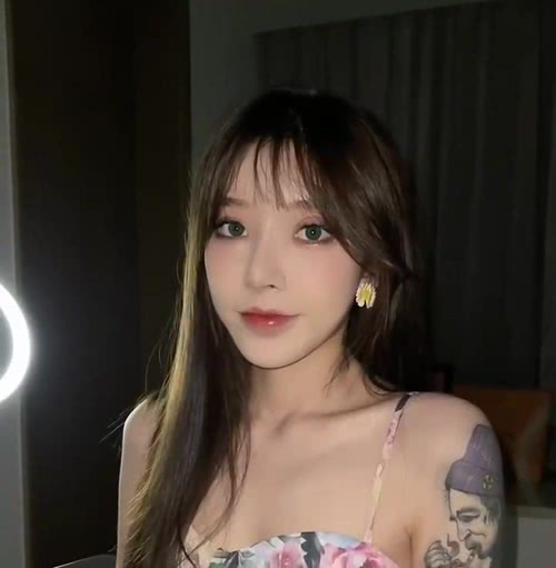 美女